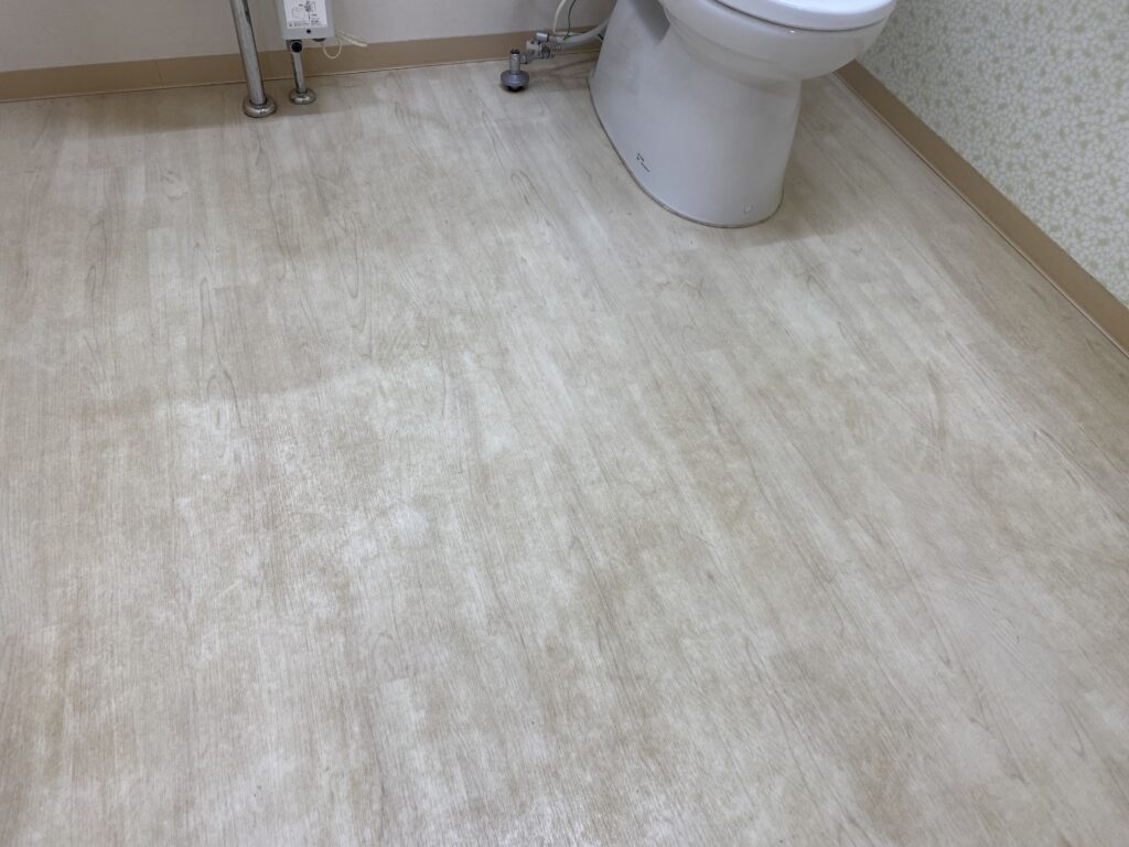 床のワックス掛けは素材を守るため