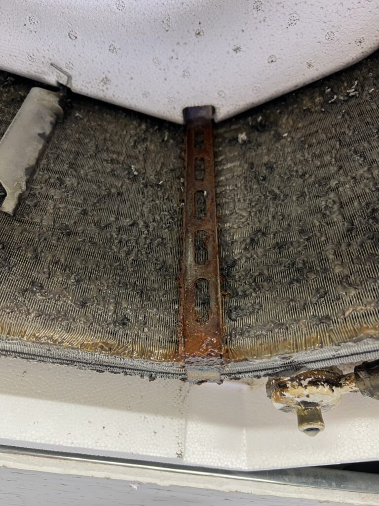 これは絶対ダメ！エアコン洗浄方法